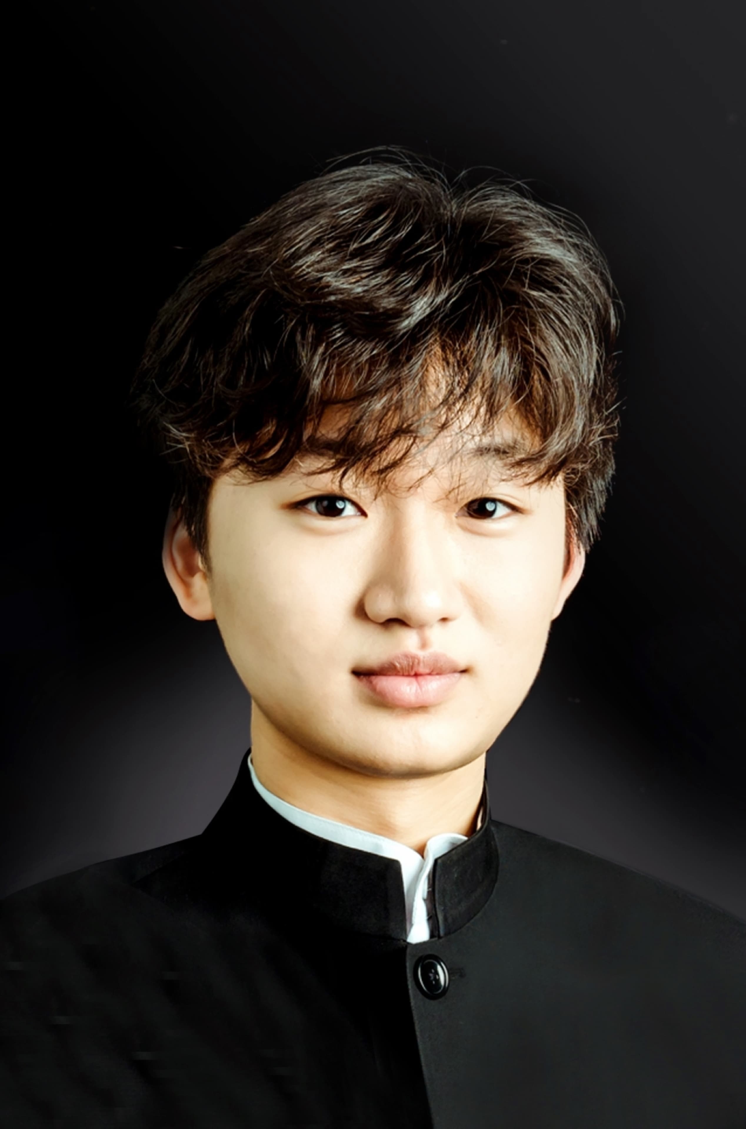 Shihan Wang portrait