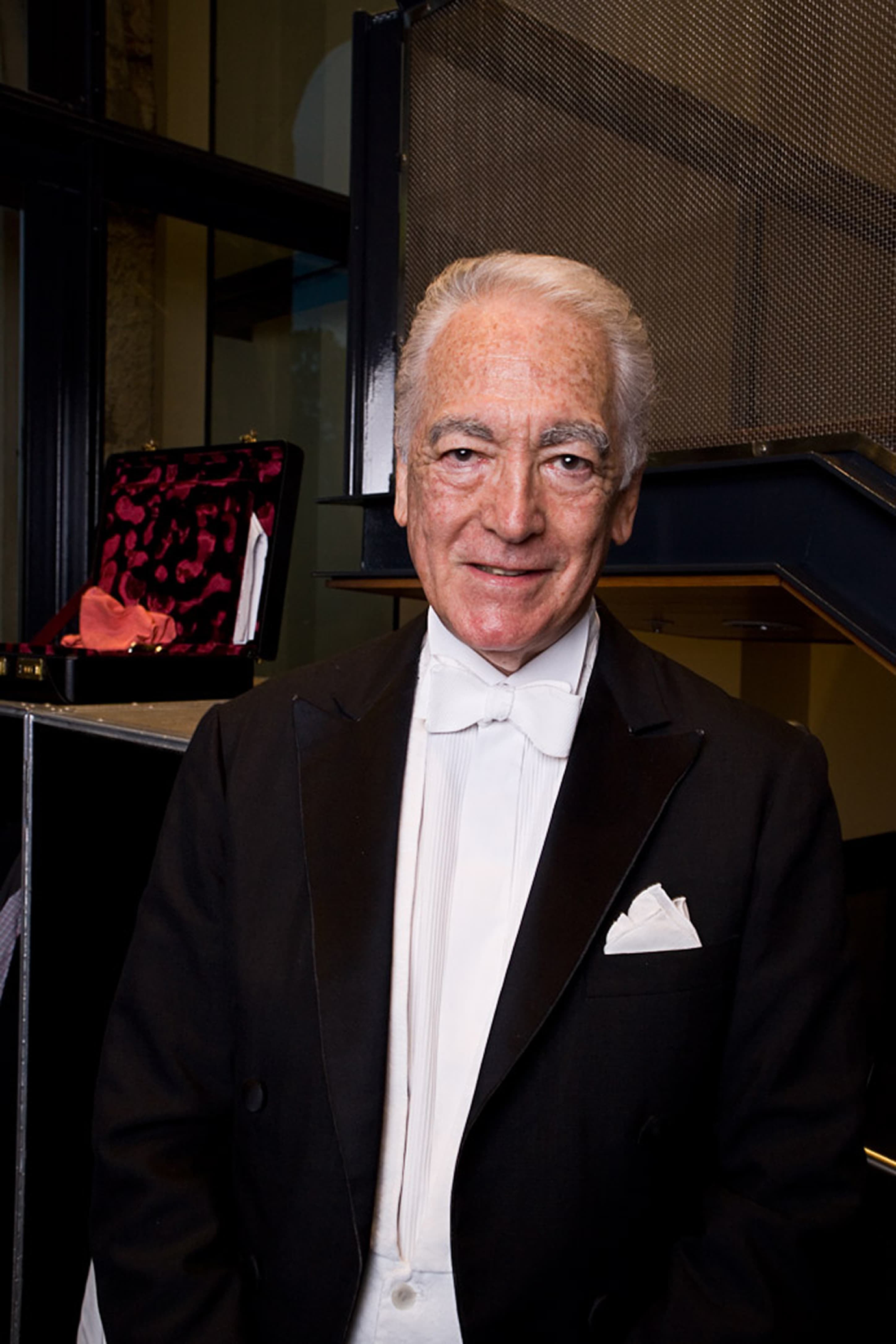 Maestro bonynge3 300dpi